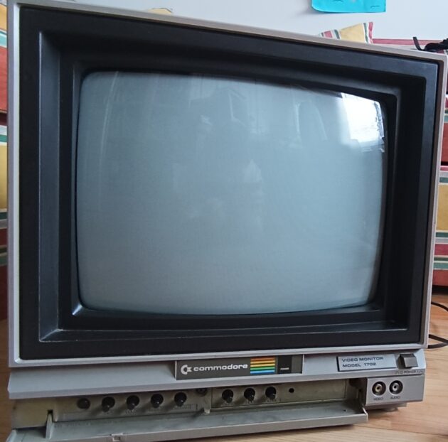 Commodore 1702 Video Monitor
