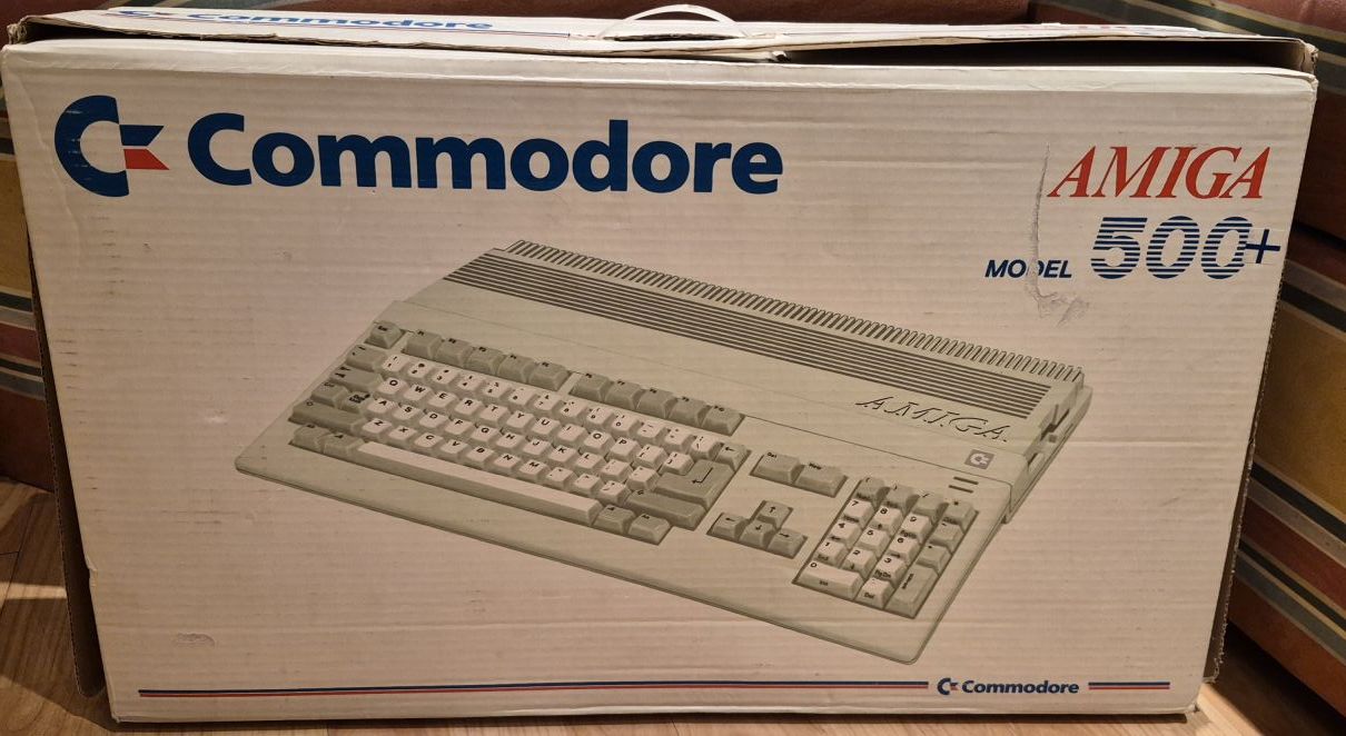Amiga 500 Plus dobozában – Retro IT
